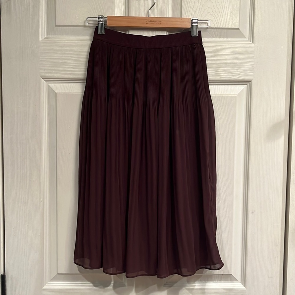 H&M Burgundy Pleated Midi Skirt